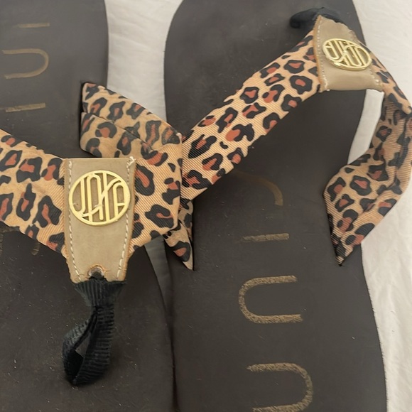 UNISA CHEETAH FLIP FLOPS - Picture 4 of 4